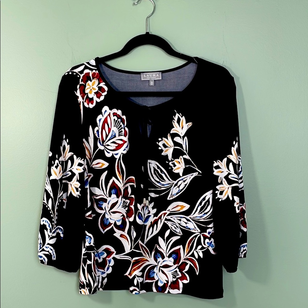 Laura Petite Med. Black Floral Women's Top